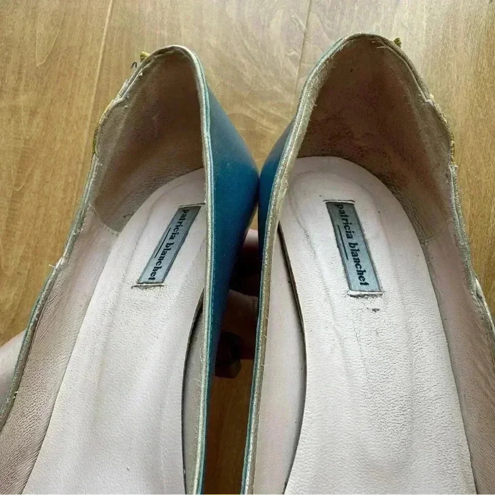 Patricia Blanchet Teal Leather Kitten Heels with Gold Glitter Spade, Size 8.5